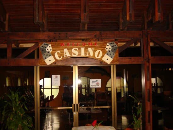 Hotel and Ex - Casino for Sale in Playas del Coco - photo 5