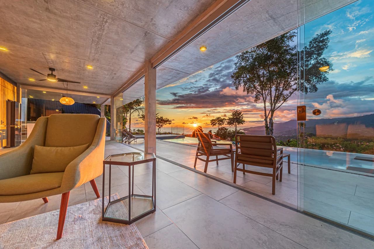 A True Estate Beyond Compare, Ocean Views For Miles: Mountain House For Sale in Uvita - photo 11