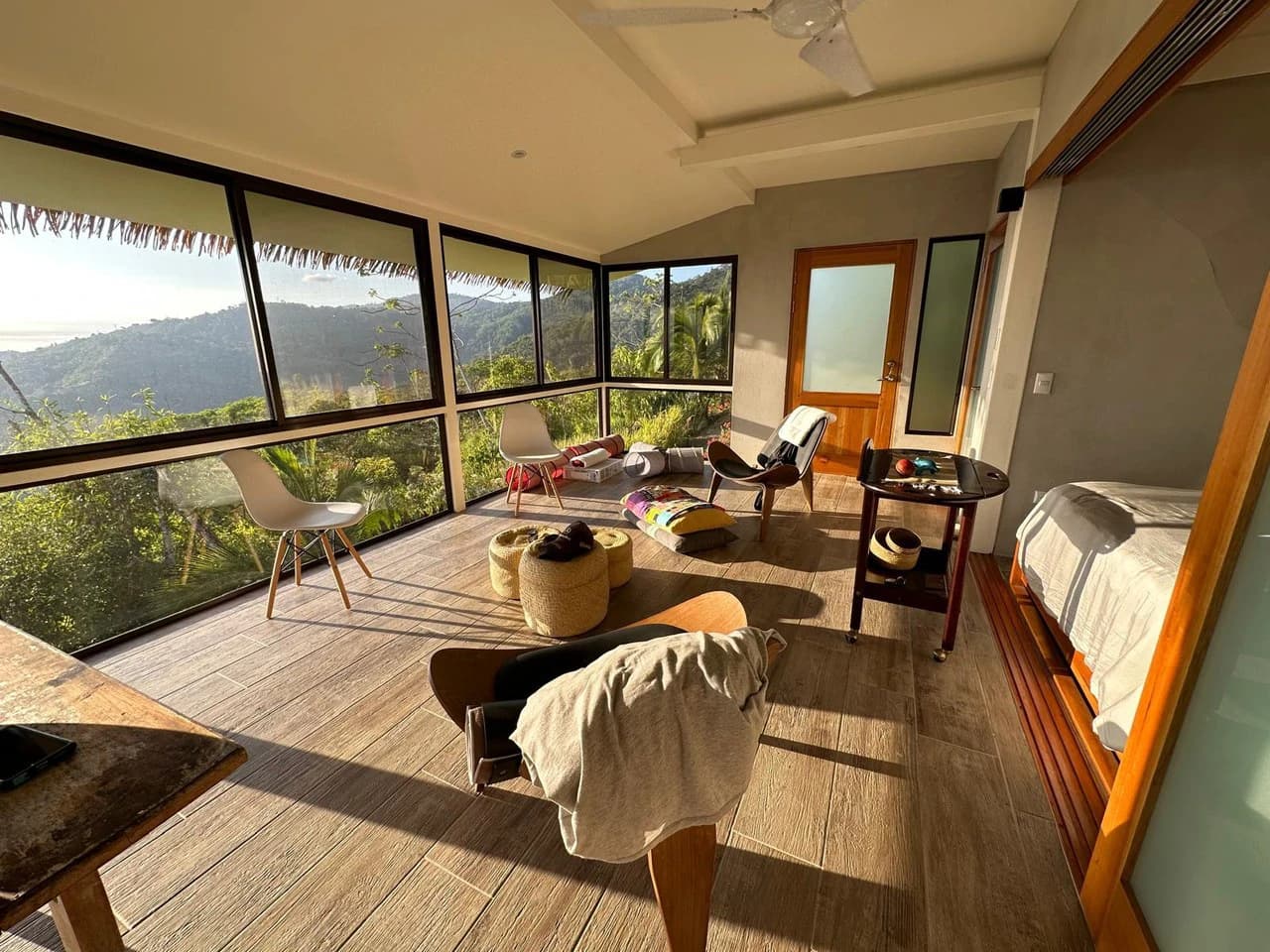 Sortisomnis: Stunning Ocean View Retreat & Rental Investment