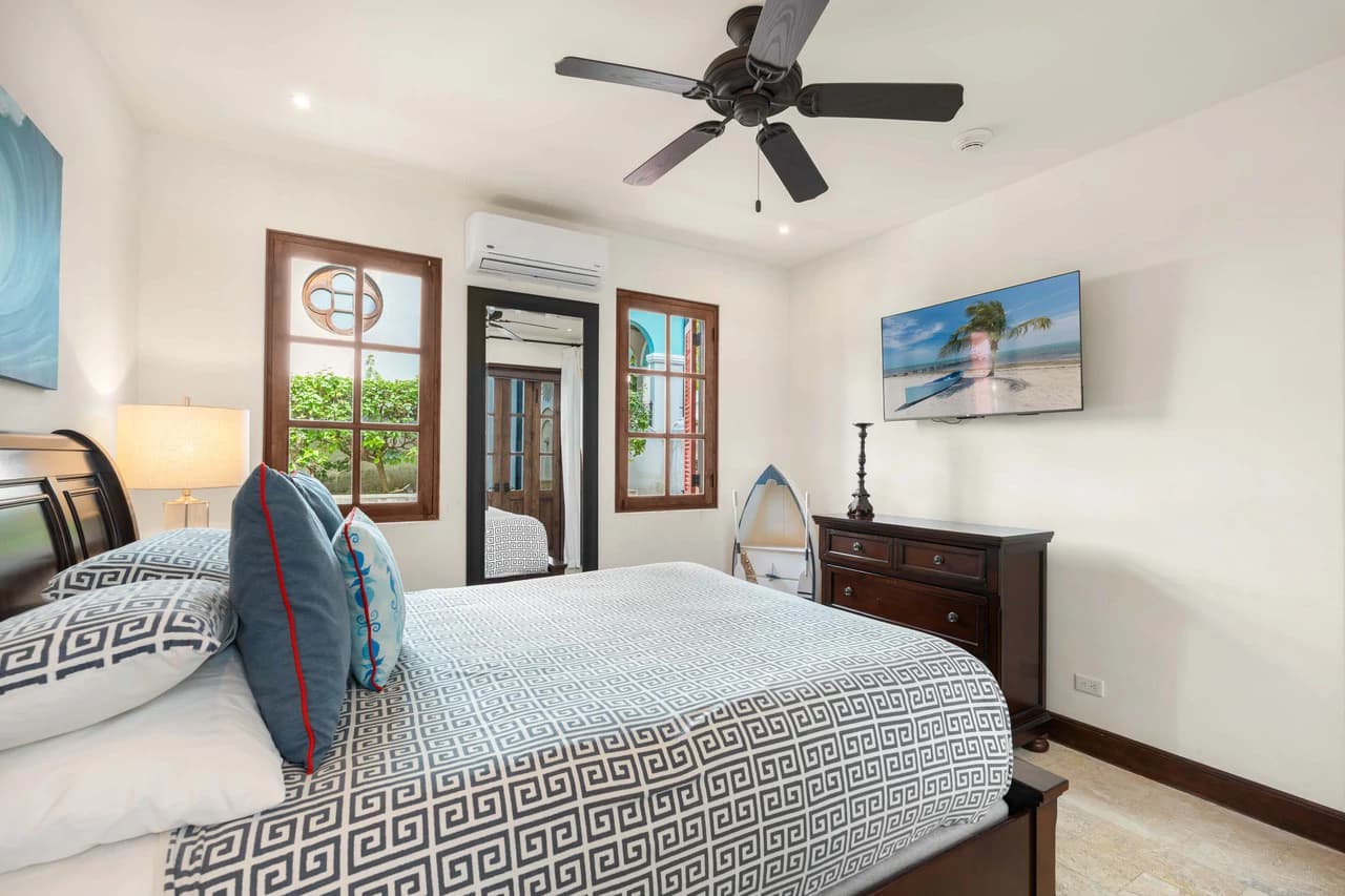 10 Plaza Carlota: A Rare Single-Level Gem in Las Catalinas - photo 18