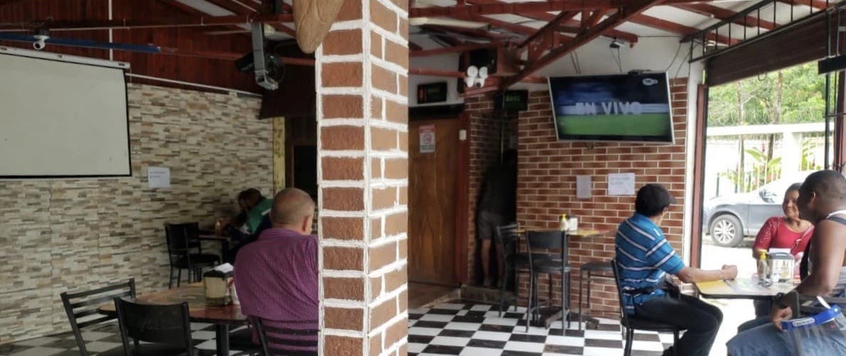 Near the Coast Bar/Nightclub For Sale in Bratsi - photo 5