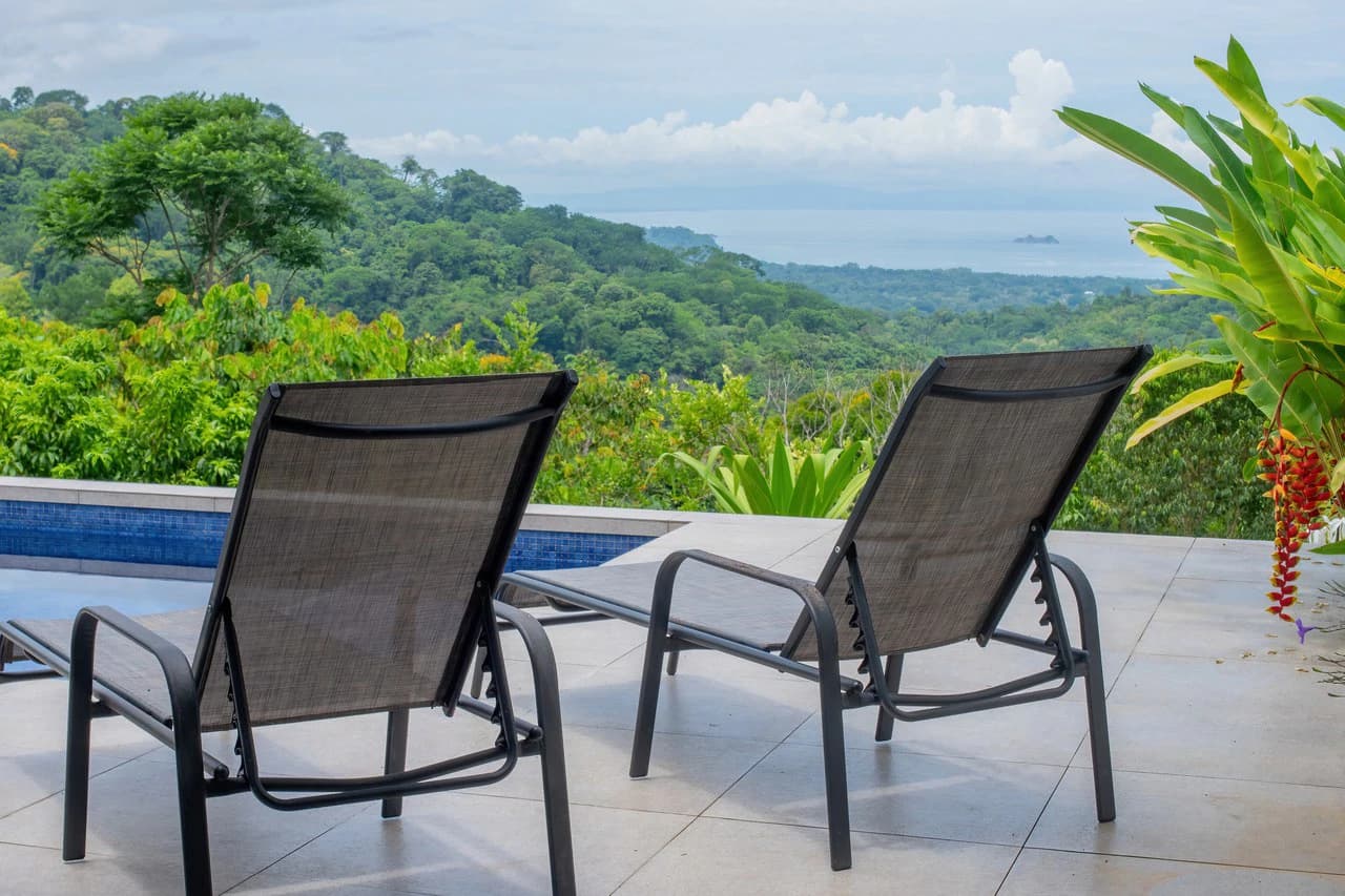 6.45 ACRES – 3 Bedroom Luxury Ocean View Home Surrounded By Vibrant Rainforest And Wildlife!!! - photo 24