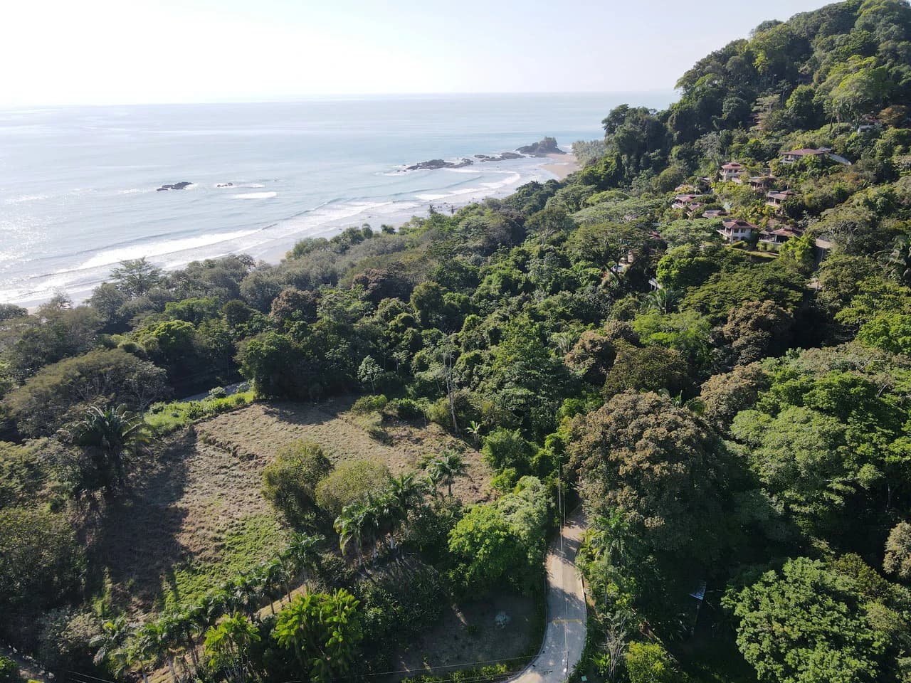 Front Row Mixed Use Property with an Easy Walk to Dominicalito Beach - photo 7
