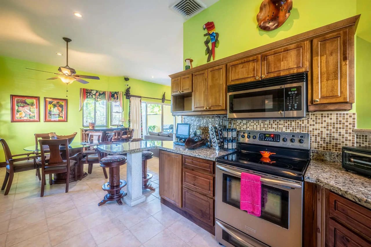 Peaceful and Secure 3BR Condo with Private Pool in Las Lomas - photo 19