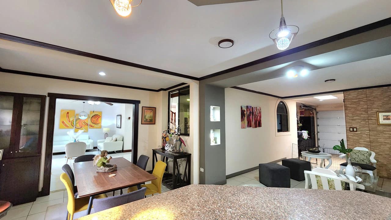 House For Sale in Llorente - photo 4