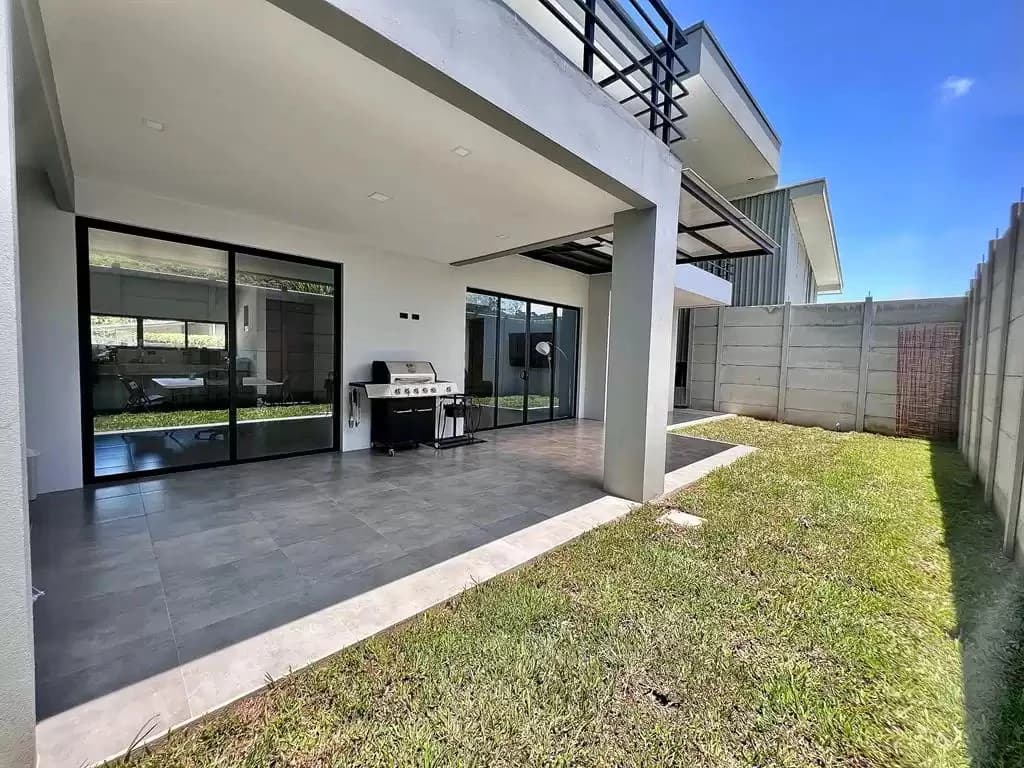 The house in a gated community is for sale in San Isidro - photo 6