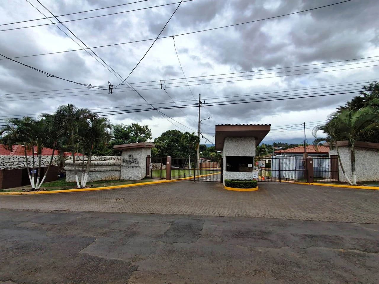 Casa 2-2-2...: NEW Budget Friendly Home in Gated Community - photo 2