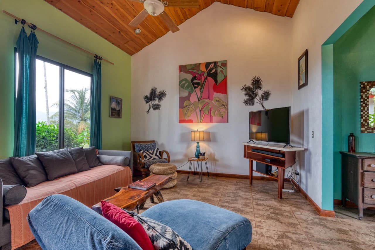 5 Bedroom Mountain Retreat Minutes from the Beach Platanillo Costa Rica - photo 17