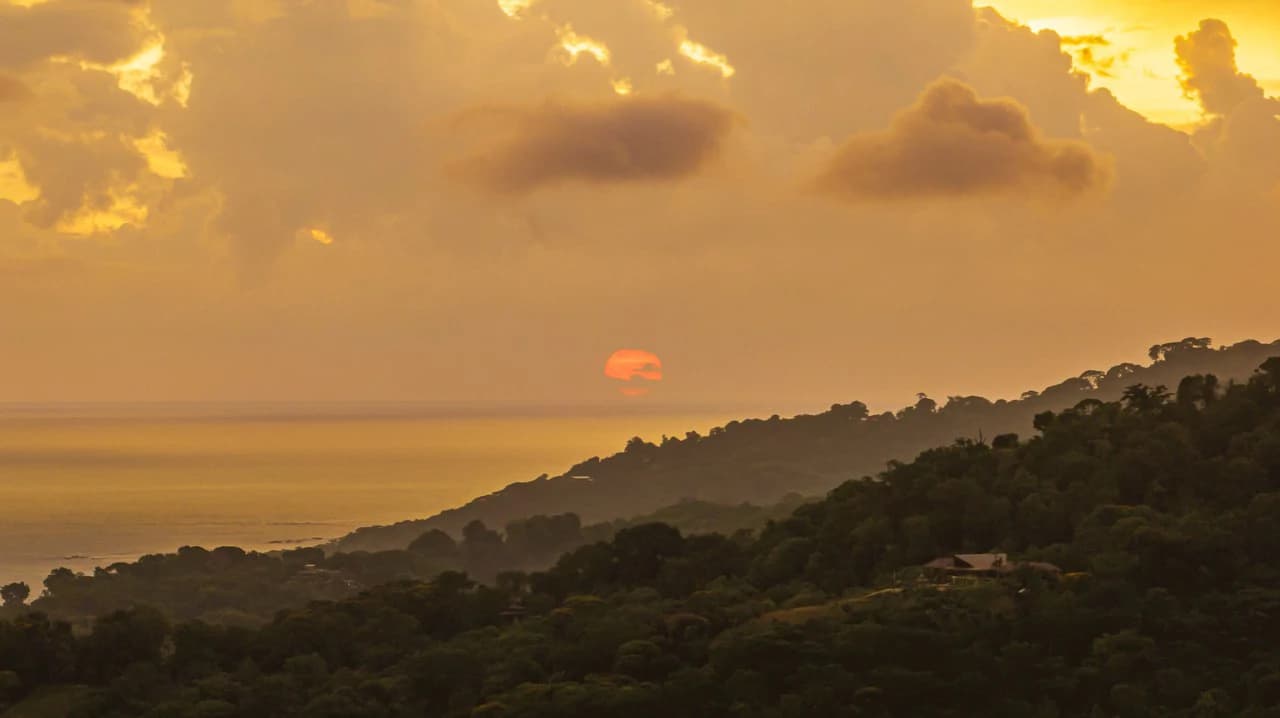 Casa Markissa: Luxury Oceanview Villa with Proven Rental Income. - photo 50