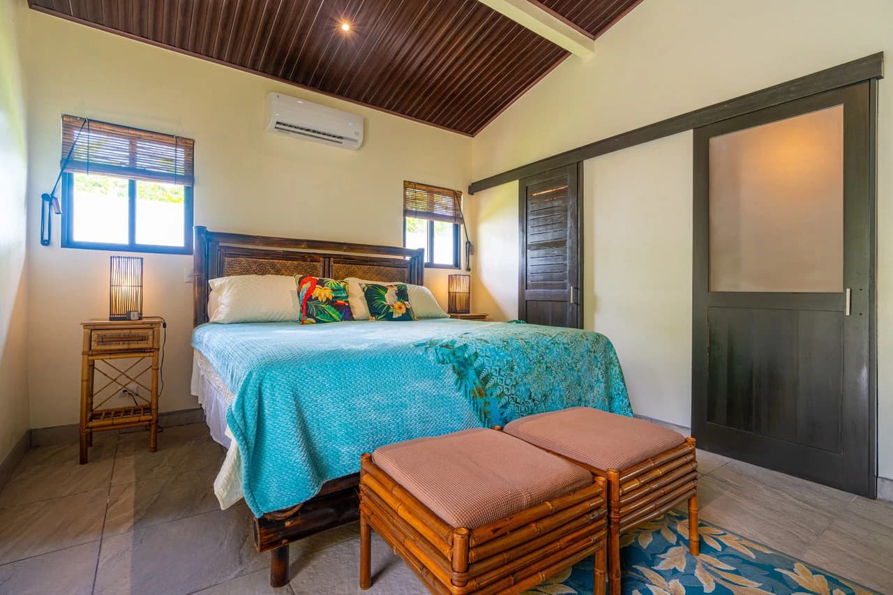Villa Esmeralda: Big Pool. Big Lot. Big Lifestyle. Central Uvita, Walk to Everything! - photo 33