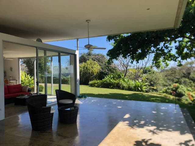 Fine private modern house in spacious ocean view property - photo 11