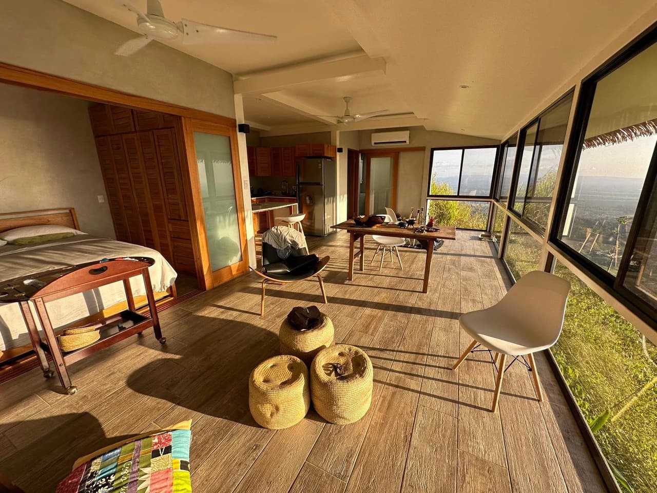 Sortisomnis: Stunning Ocean View Retreat & Rental Investment - photo 10