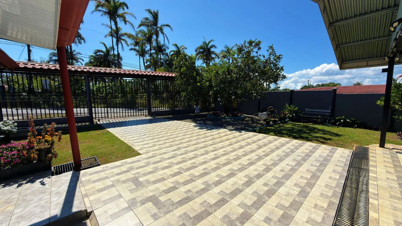 Countryside House For Sale in San Pedro - photo 18