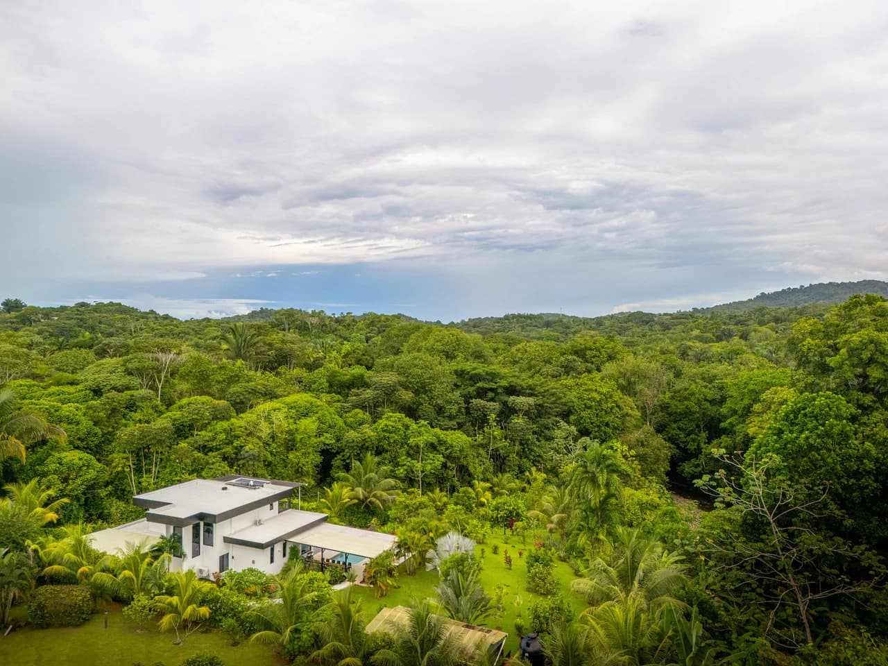 Outstanding Garden Treasure in Ojochal, Modern 4 bedroom on 1 acre - photo 5