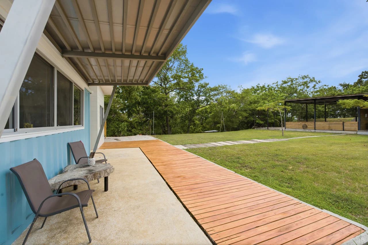 Surf Shack: Ocean-View Property with Home and Development Potential - photo 12