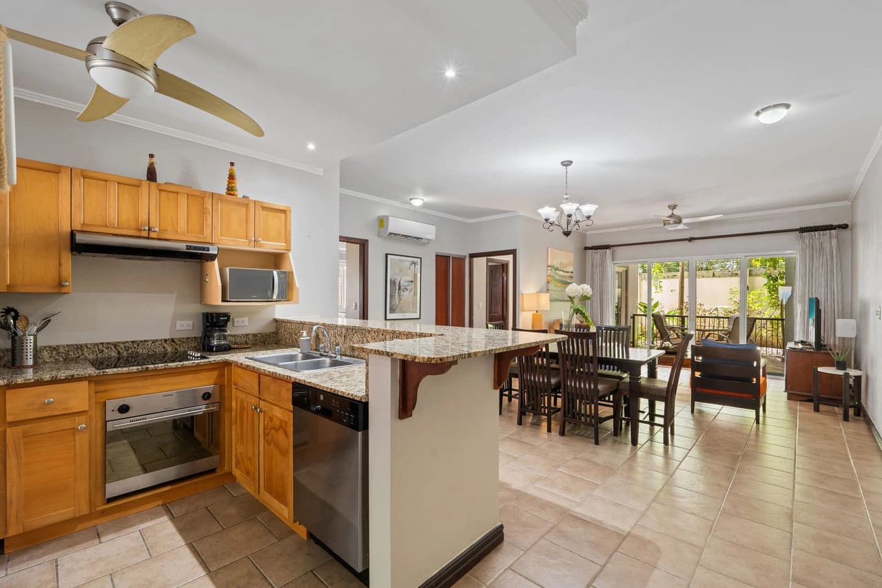 Surfside Tower 105: Bright Ground-Floor Condo – Just Steps to the Beach - photo 6