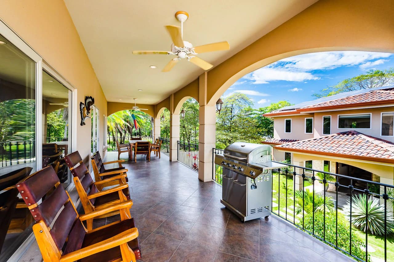 Casa Oltmann: Beach Front Mansion - photo 16