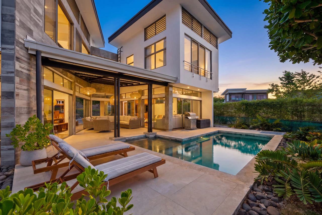 Casa Hijau: Modern Ocean-View Surf Home in Marbella