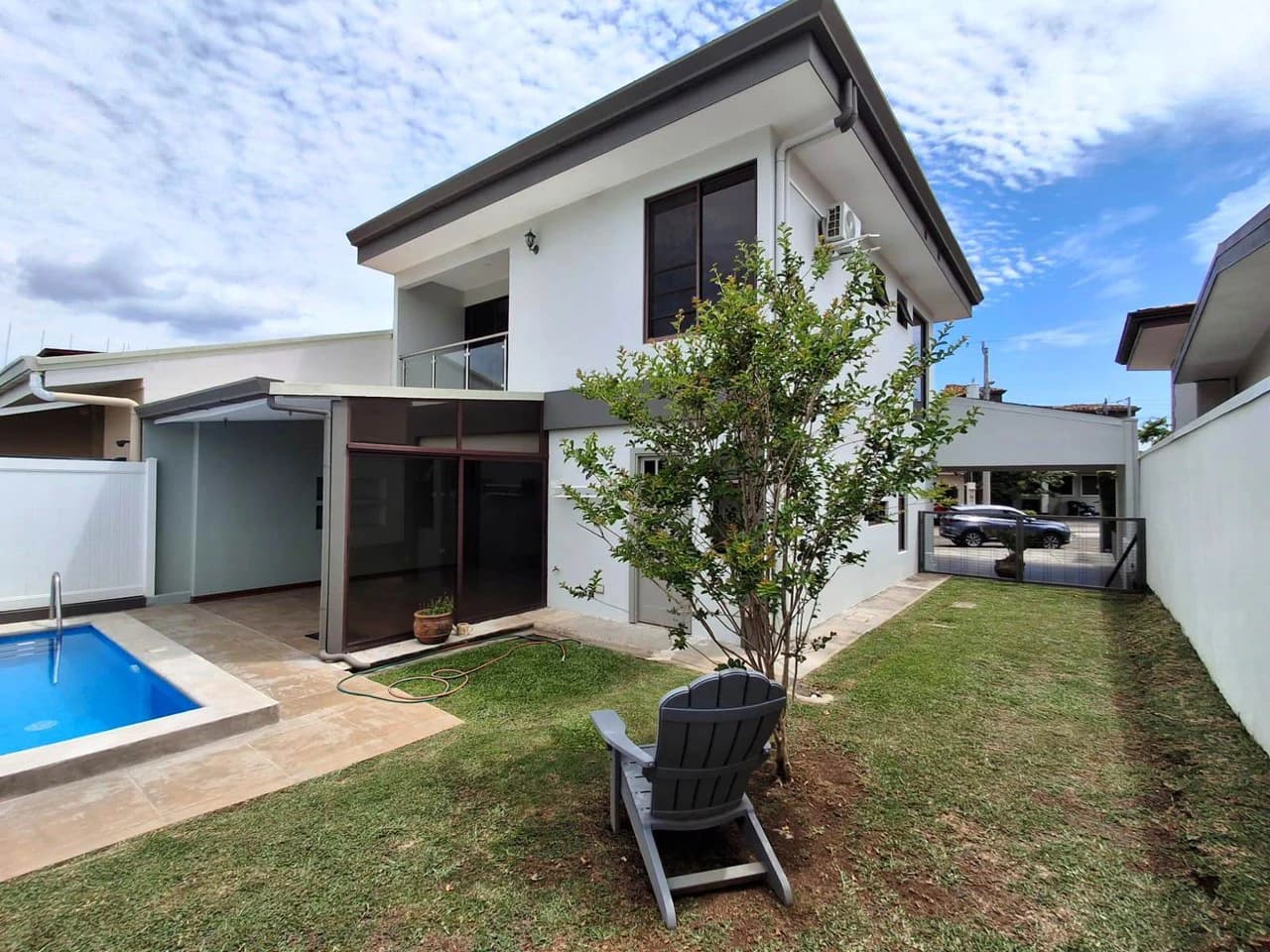 Move In Ready with private pool! - photo 12