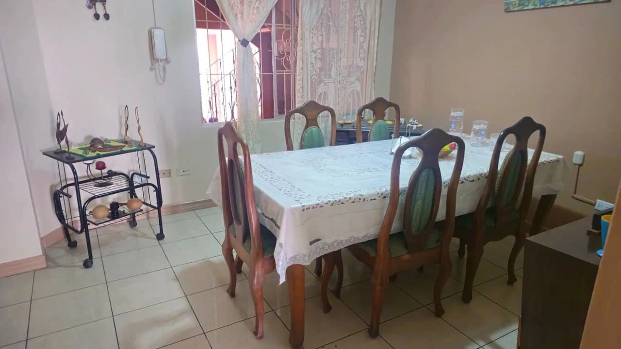 Spacious 6-Bedroom Family Home in Residencial Saint Clare, Moravia - photo 26