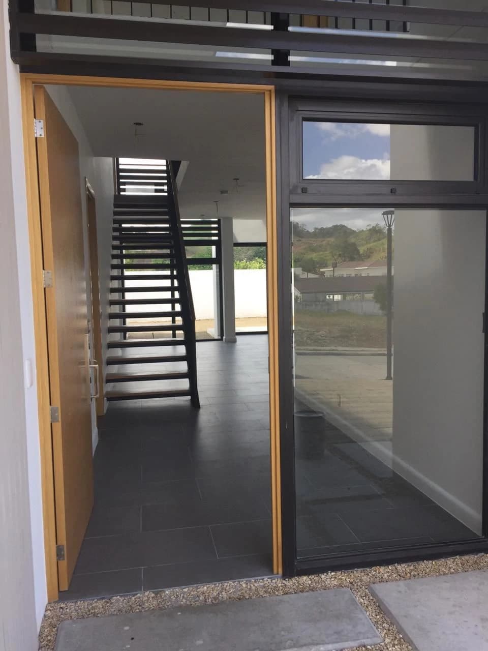 Contemporary House in BarrioAlto "Chapera" | Spacious Living & Privacy in Altos de Panamá - photo 4