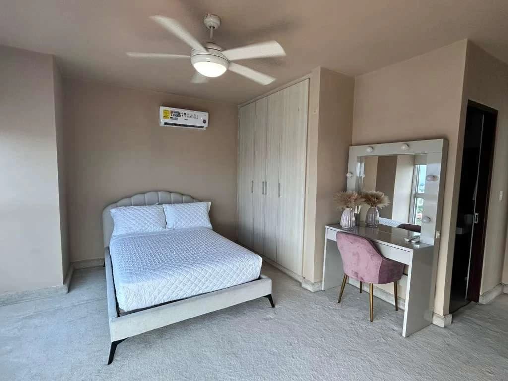 For Sale – Furnished Loft-Style Apartment in San Francisco, Near Parque Omar - photo 4