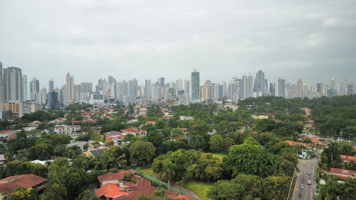 2. Luxury Residence in Altos de Golf, Panama City - photo 34