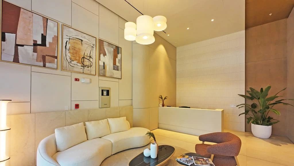 Investment Opportunity in Top Location - photo 4