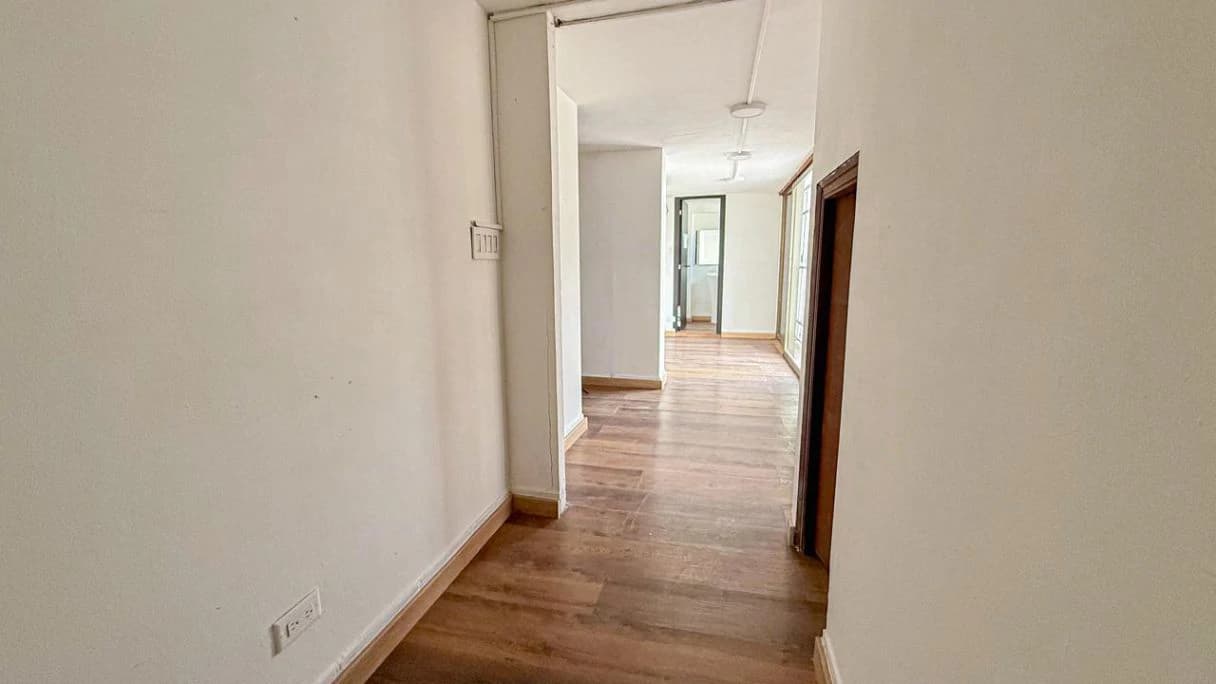4-Level House for Sale in La Alameda - photo 27