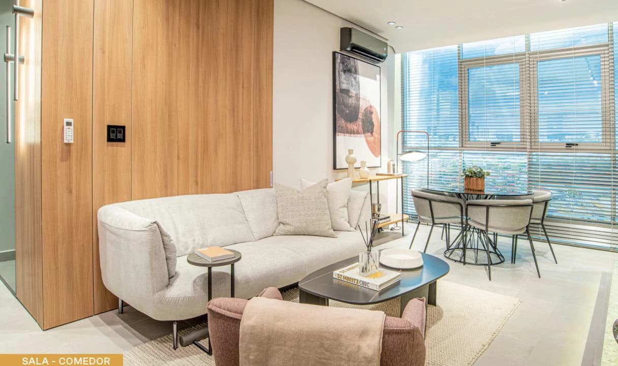 WHERE CITY LIFE “BLOOMS” | 54 M² 2-BEDROOM ON VÍA ESPAÑA FOR $169,980 - photo 1