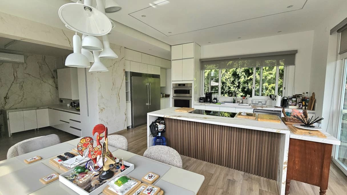 2. Luxury Residence in Altos de Golf, Panama City - photo 12