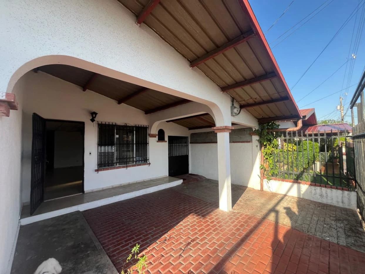 House for sale in Chanis - photo 1