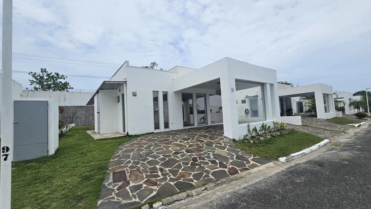 Beach House for Sale in Ibiza Village. - photo 2