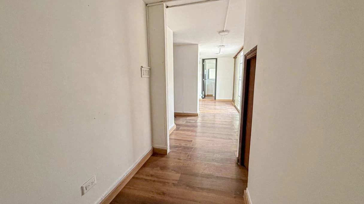 4-Level House for Sale in La Alameda - photo 27