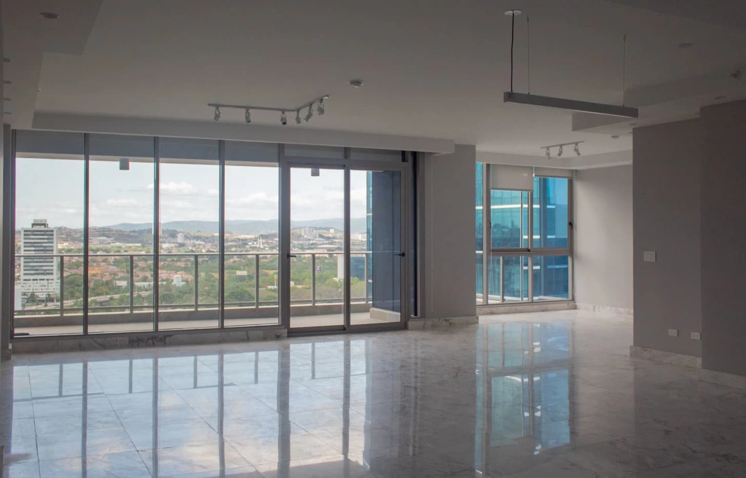 PH REGALIA | Own a Prestigious Oceanfront Residence in Costa del Este, Panama City - photo 21