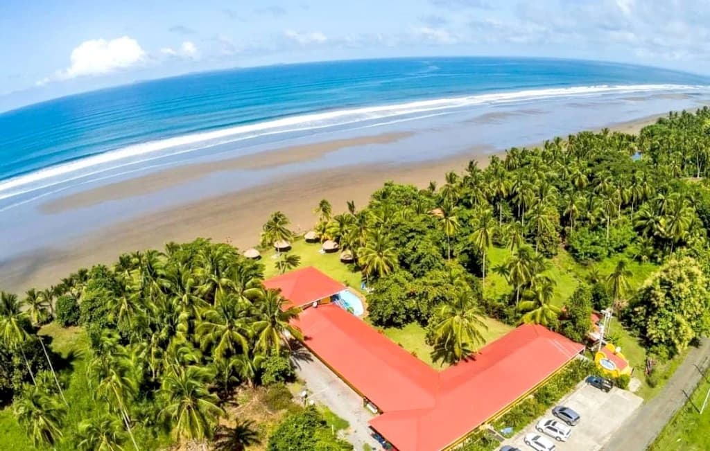 Hotel in Playa Las Lajas - Chiriquí - photo 1