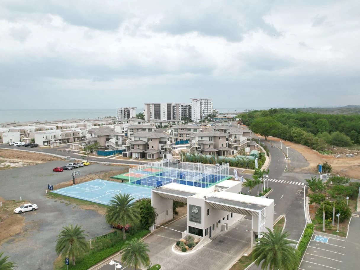INVEST IN YOUR BEACH PROPERTY IN PANAMA | THE TIDES, PLAYA CARACOL - photo 2