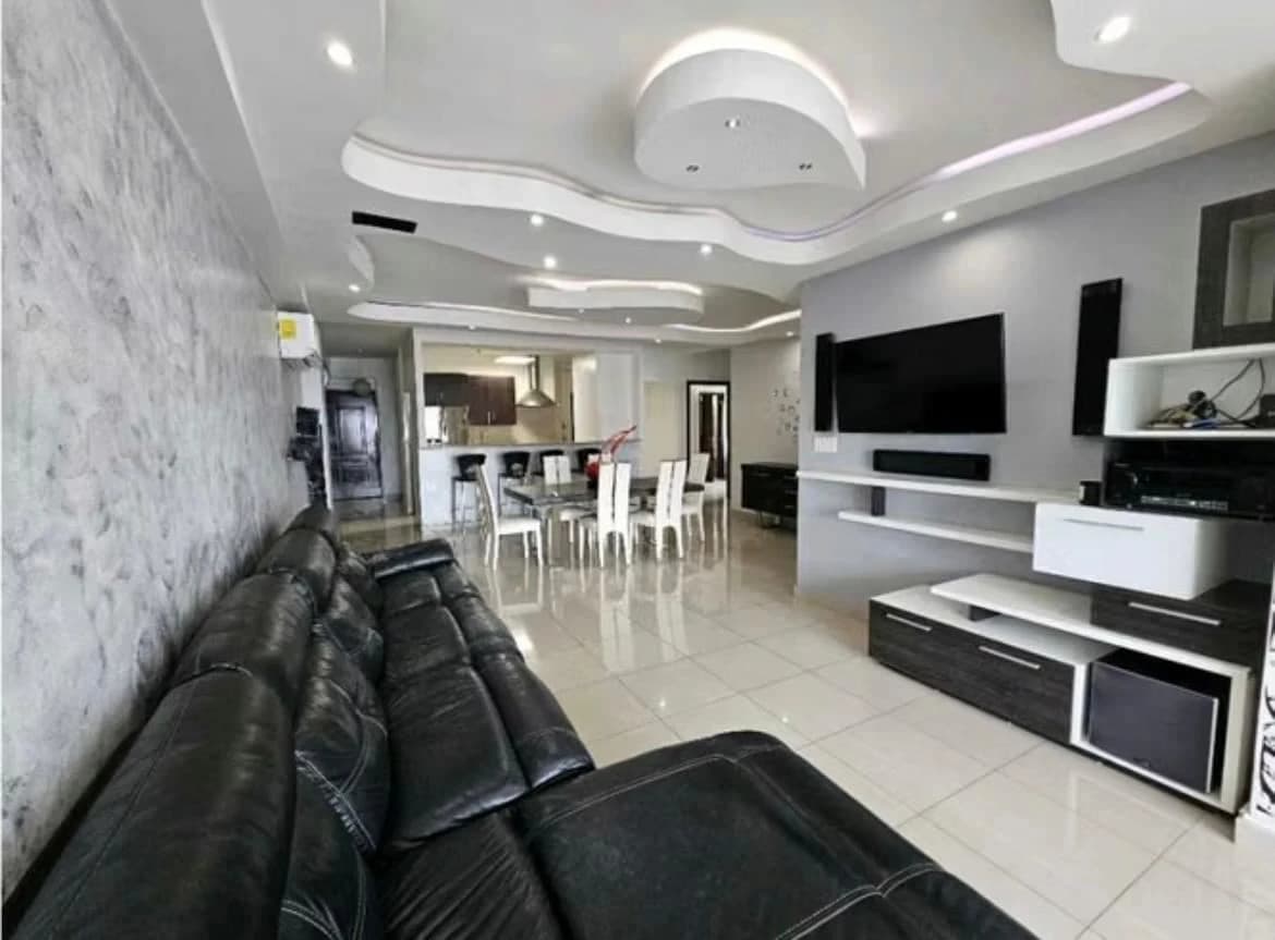 Apartment for Sale in San Francisco - photo 2