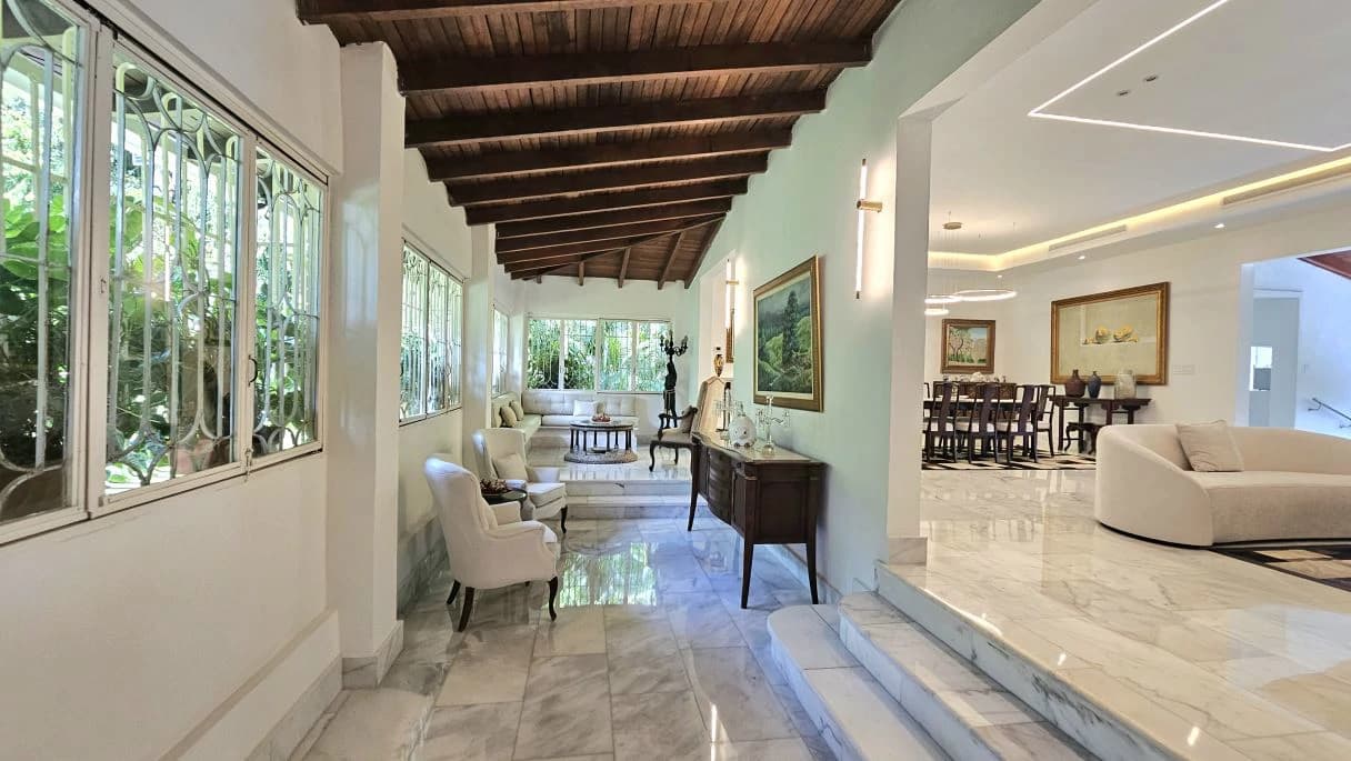 2. Luxury Residence in Altos de Golf, Panama City - photo 9