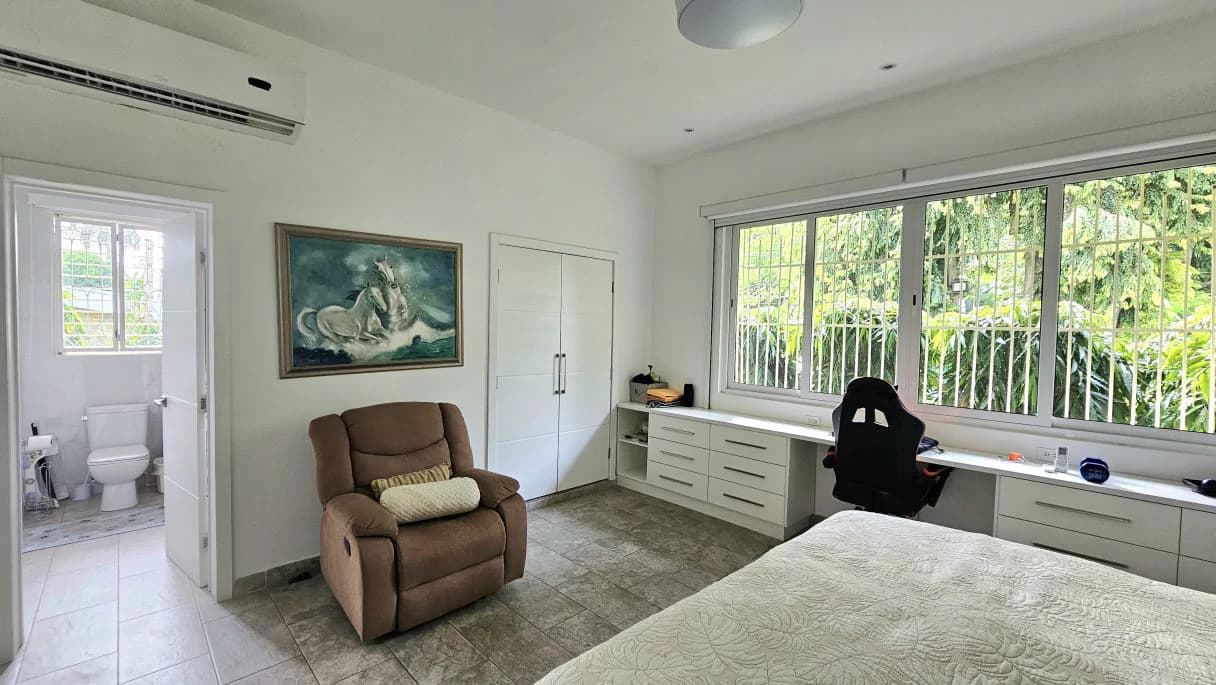 2. Luxury Residence in Altos de Golf, Panama City - photo 20