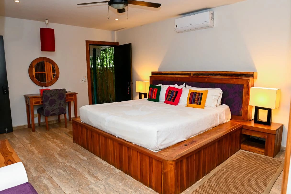 Boutique Hotel / Ecolodge for Sale in Cerro Azul – Investment Opportunity - photo 3