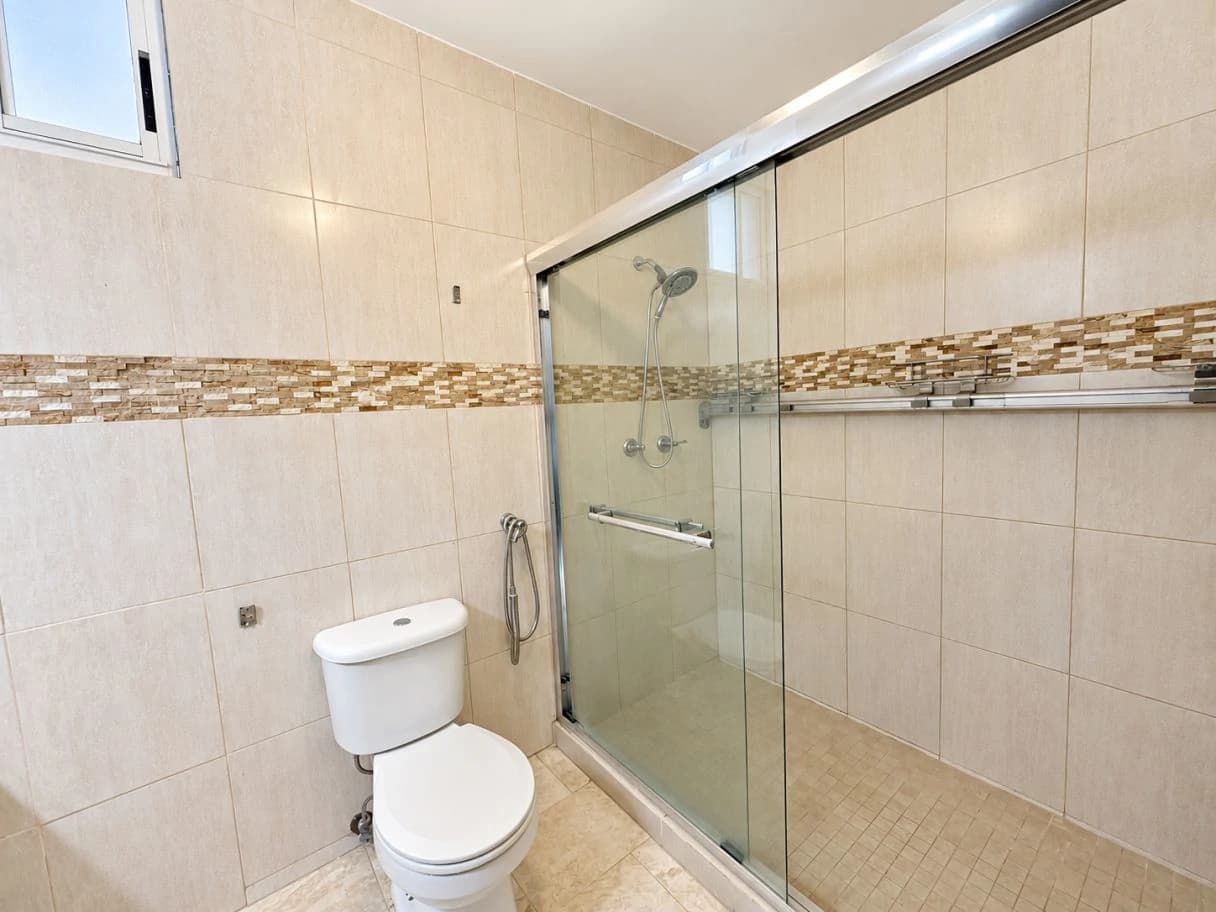 LIVE WITH SPACE AND LIGHT IN OBARRIO - 3-BEDROOM, 188 M² APARTMENT FOR SALE $299,000 - photo 9