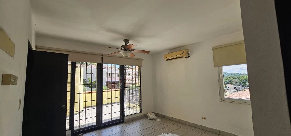 3- Level House for Sale in DOS MARES/ Betania. - photo 25