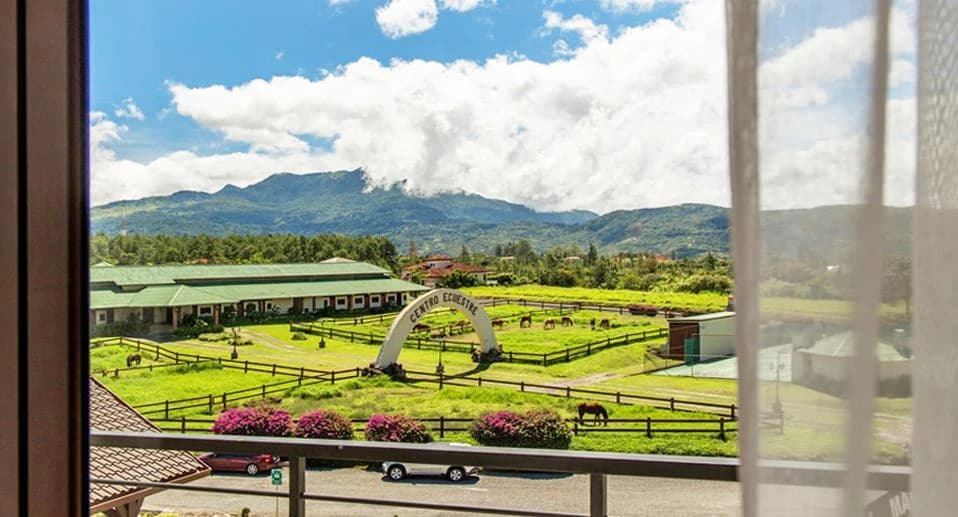 Invest in Boquete, land of flowers and coffee. - photo 1
