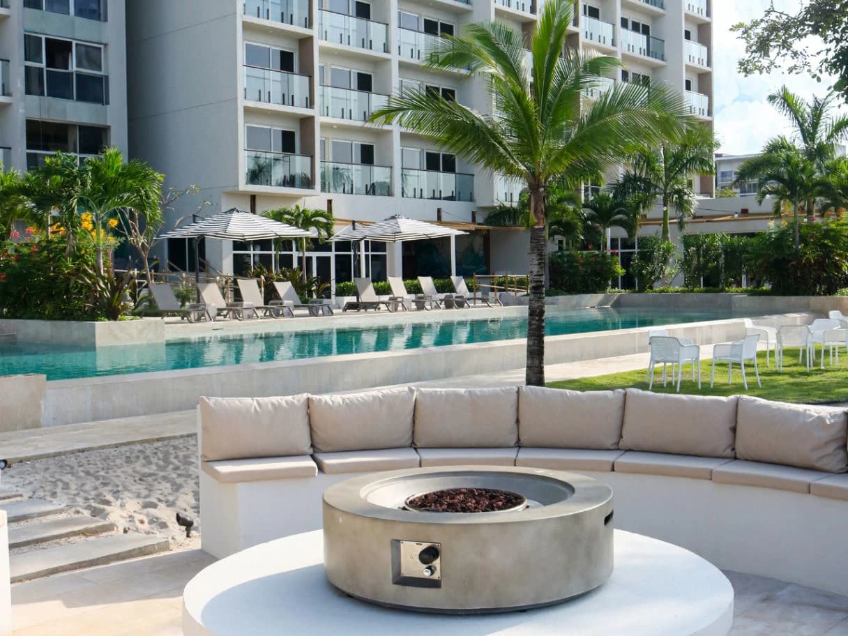 LIVE BY THE SEA, INVEST IN CHAME | SURFSIDE, PLAYA CARACOL - photo 4