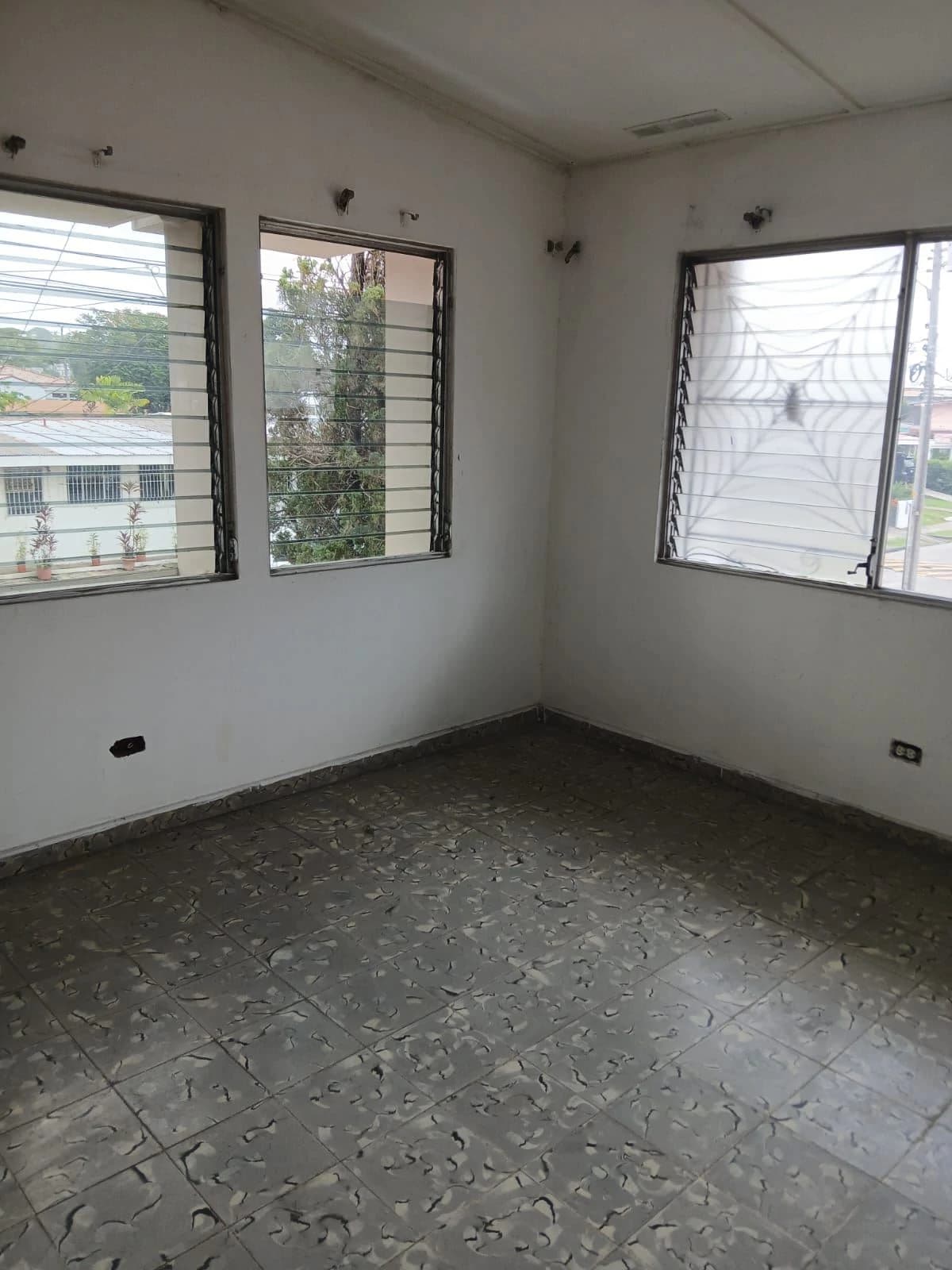 House for Sale in Bethania | Strategic Location with Exceptional Investment Potential - photo 14