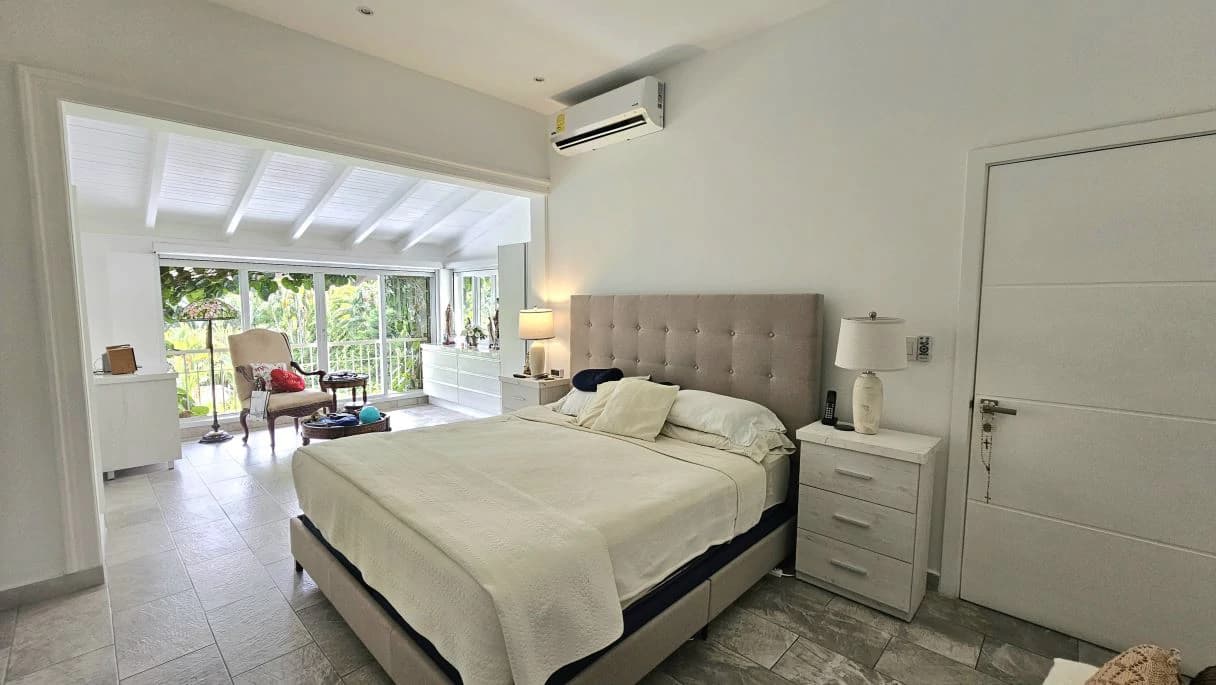 2. Luxury Residence in Altos de Golf, Panama City - photo 15