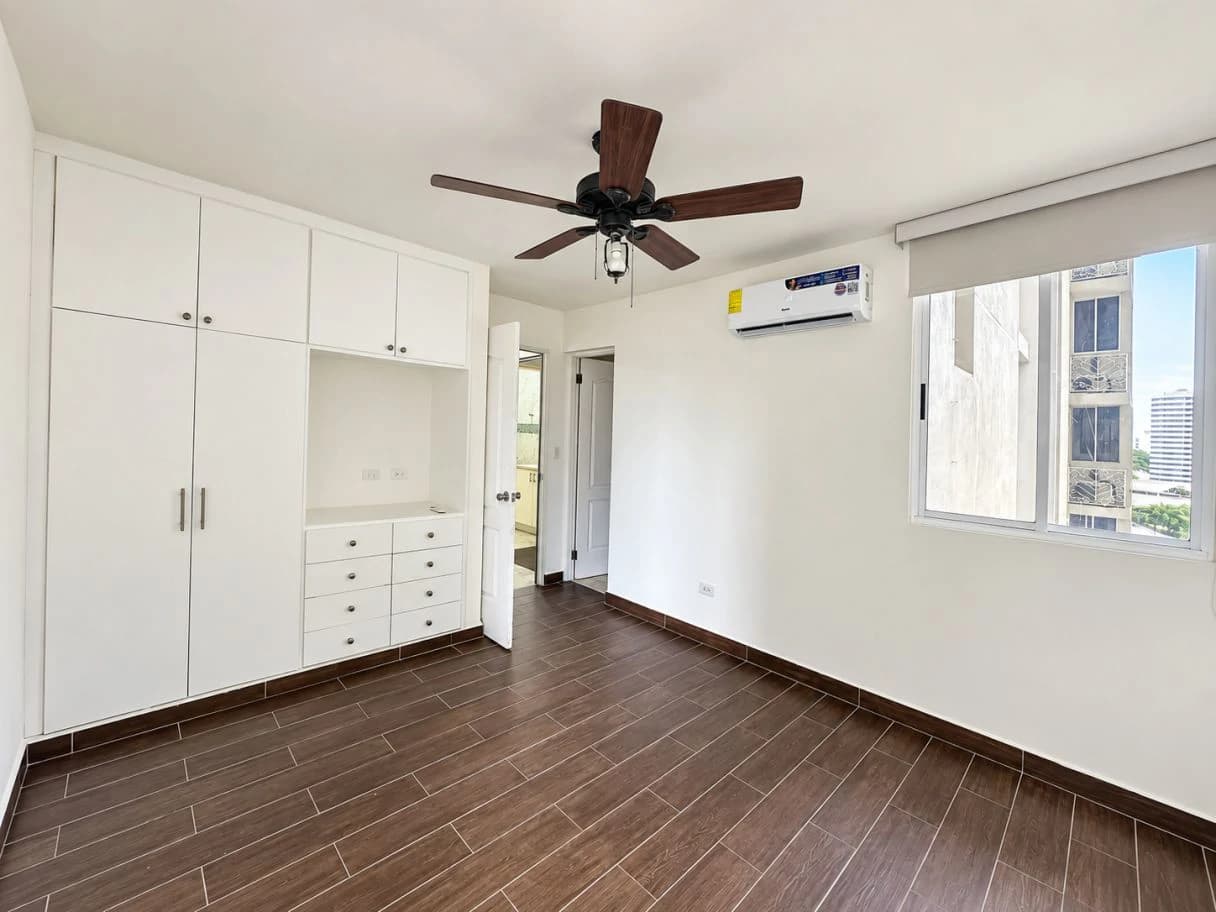 LIVE WITH SPACE AND LIGHT IN OBARRIO - 3-BEDROOM, 188 M² APARTMENT FOR SALE $299,000 - photo 10