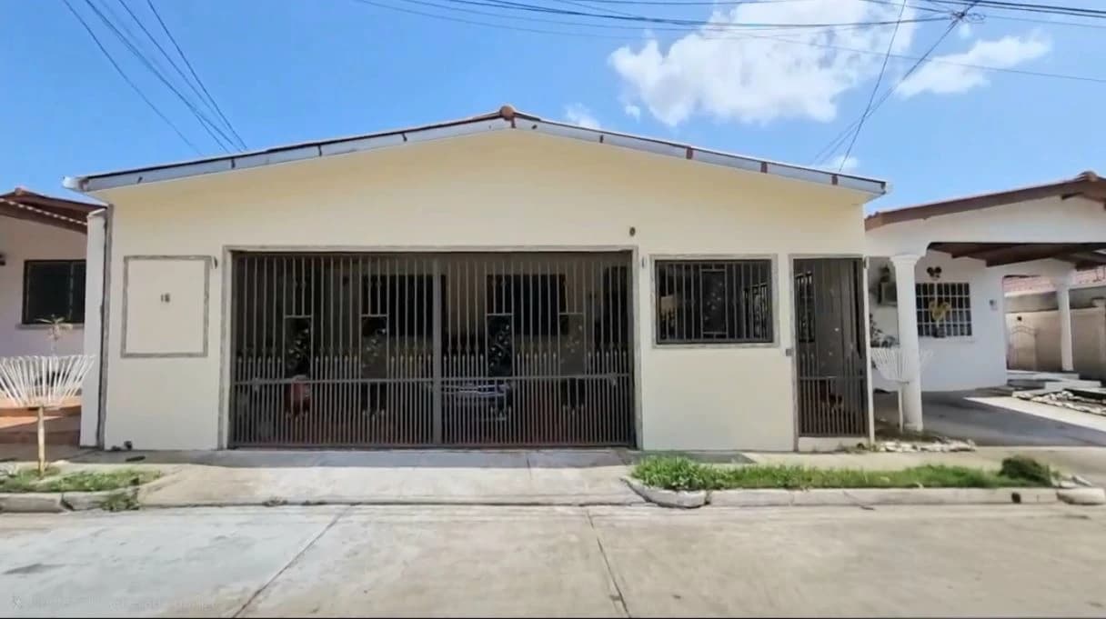 HOUSE FOR SALE IN BRISAS DEL GOLF - photo 1