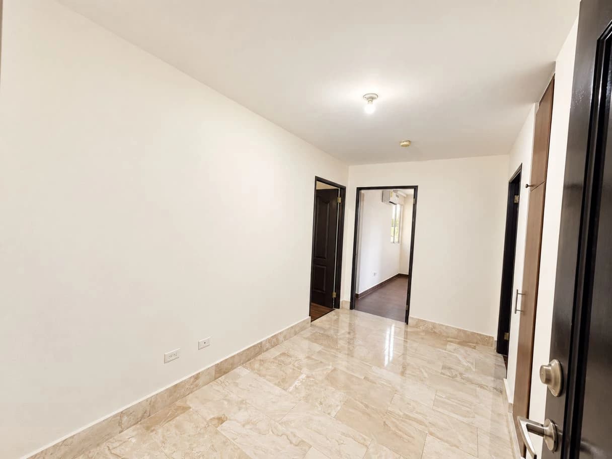 LIVE WITH SPACE AND LIGHT IN OBARRIO - 3-BEDROOM, 188 M² APARTMENT FOR SALE $299,000 - photo 6
